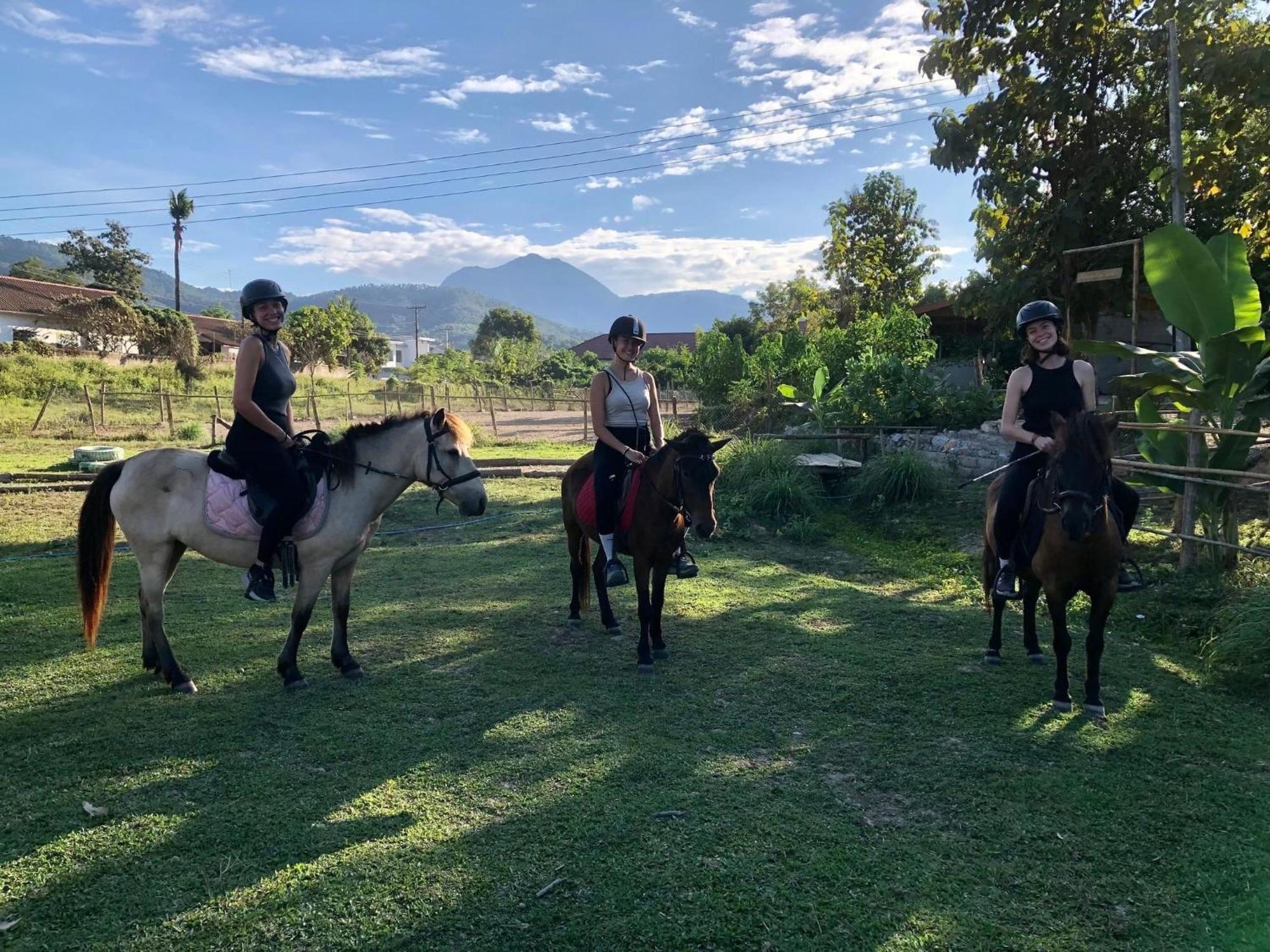 Namkhan Horses Stables Λουάνγκ Πραμπάνγκ Εξωτερικό φωτογραφία